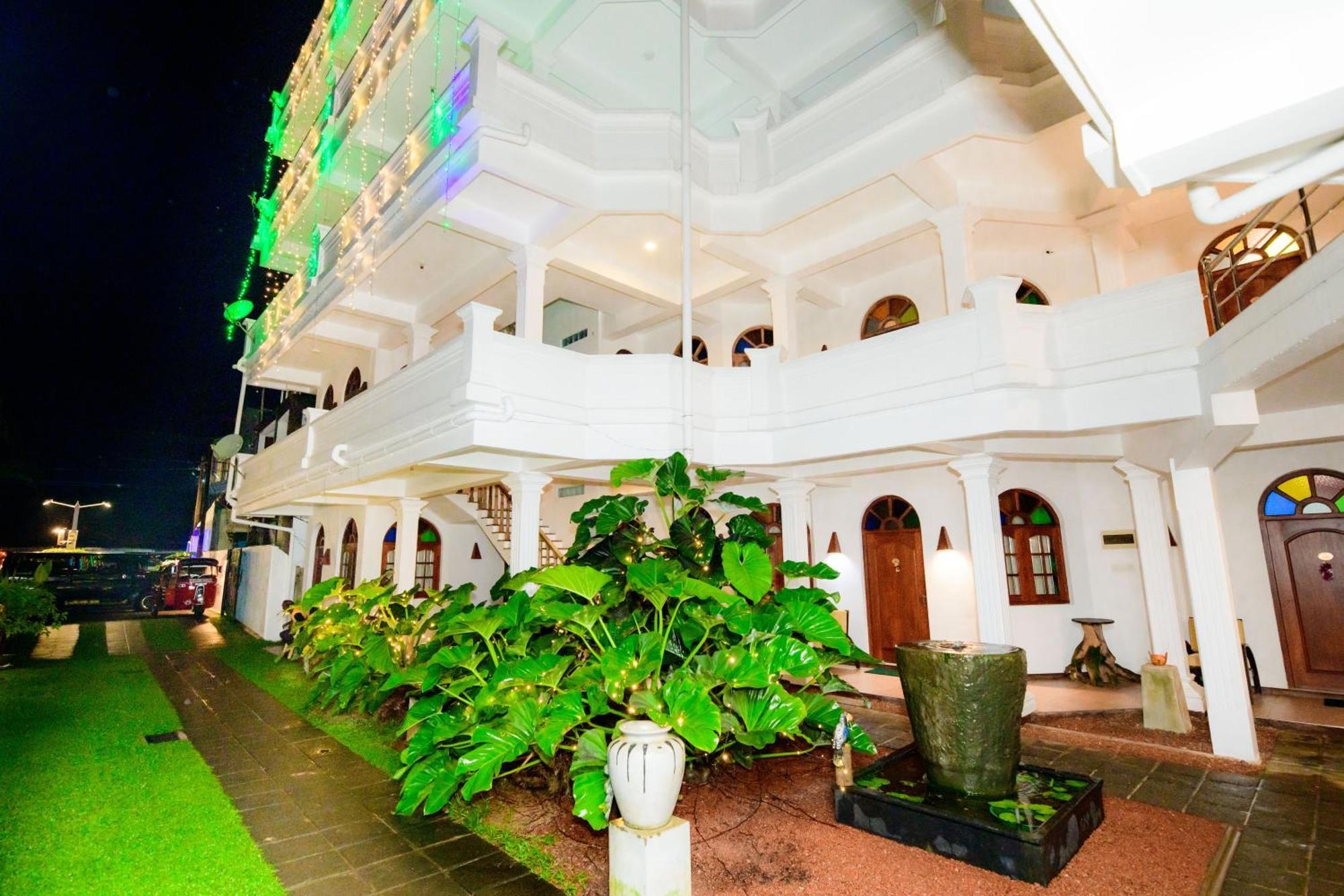 Royal Beach Hotel & Restaurant Hikkaduwa Kültér fotó