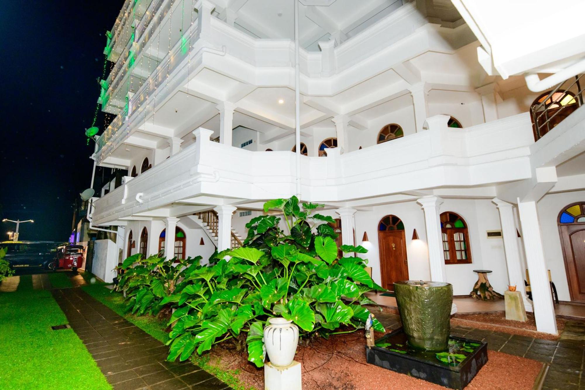 Royal Beach Hotel & Restaurant Hikkaduwa Kültér fotó